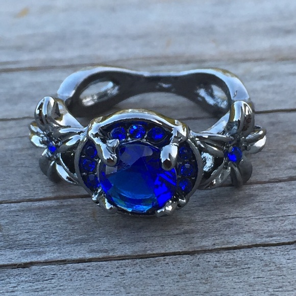 Blue Sapphire flower floral black gold fashion ring - Picture 5 of 8